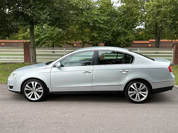 Volkswagen Passat 2009 photo 2