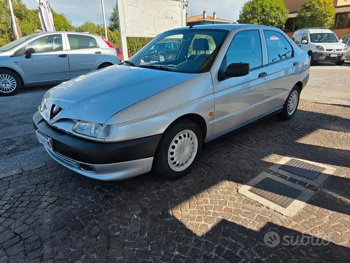 Alfa Romeo 146 1998 photo 4