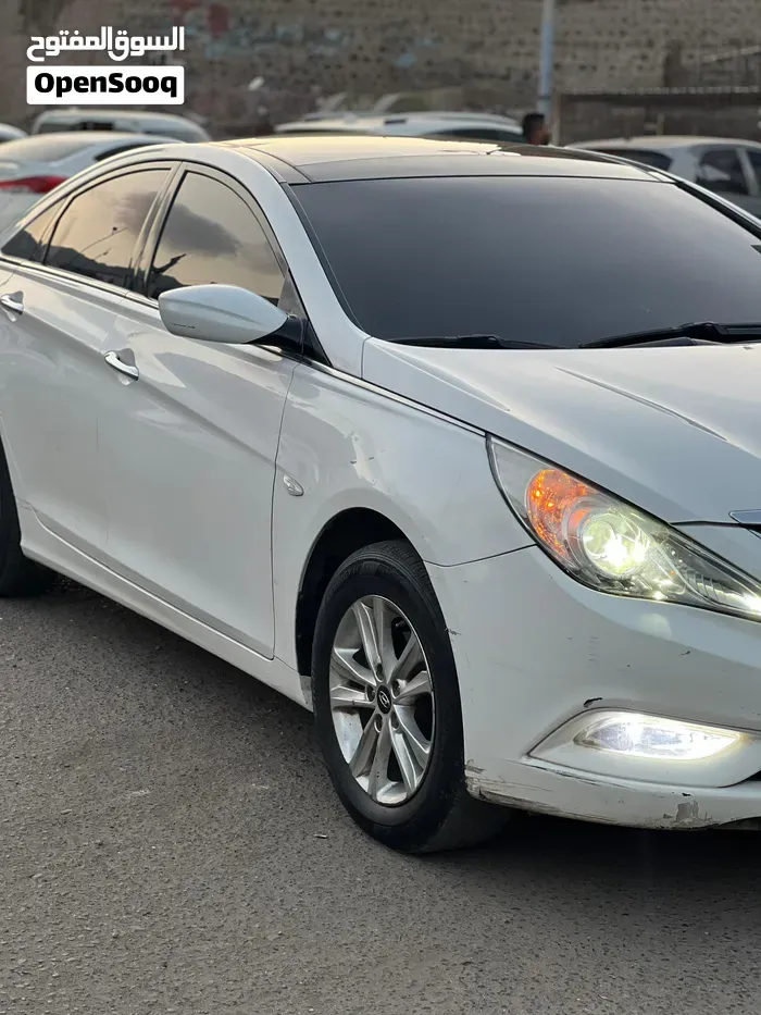 Hyundai Sonata 2011 photo 2