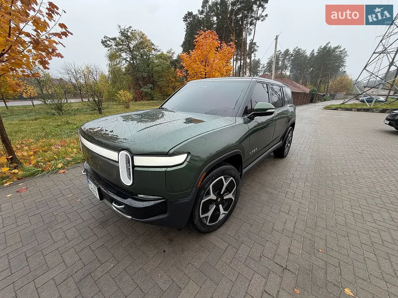 Rivian R1S 2024 photo 2