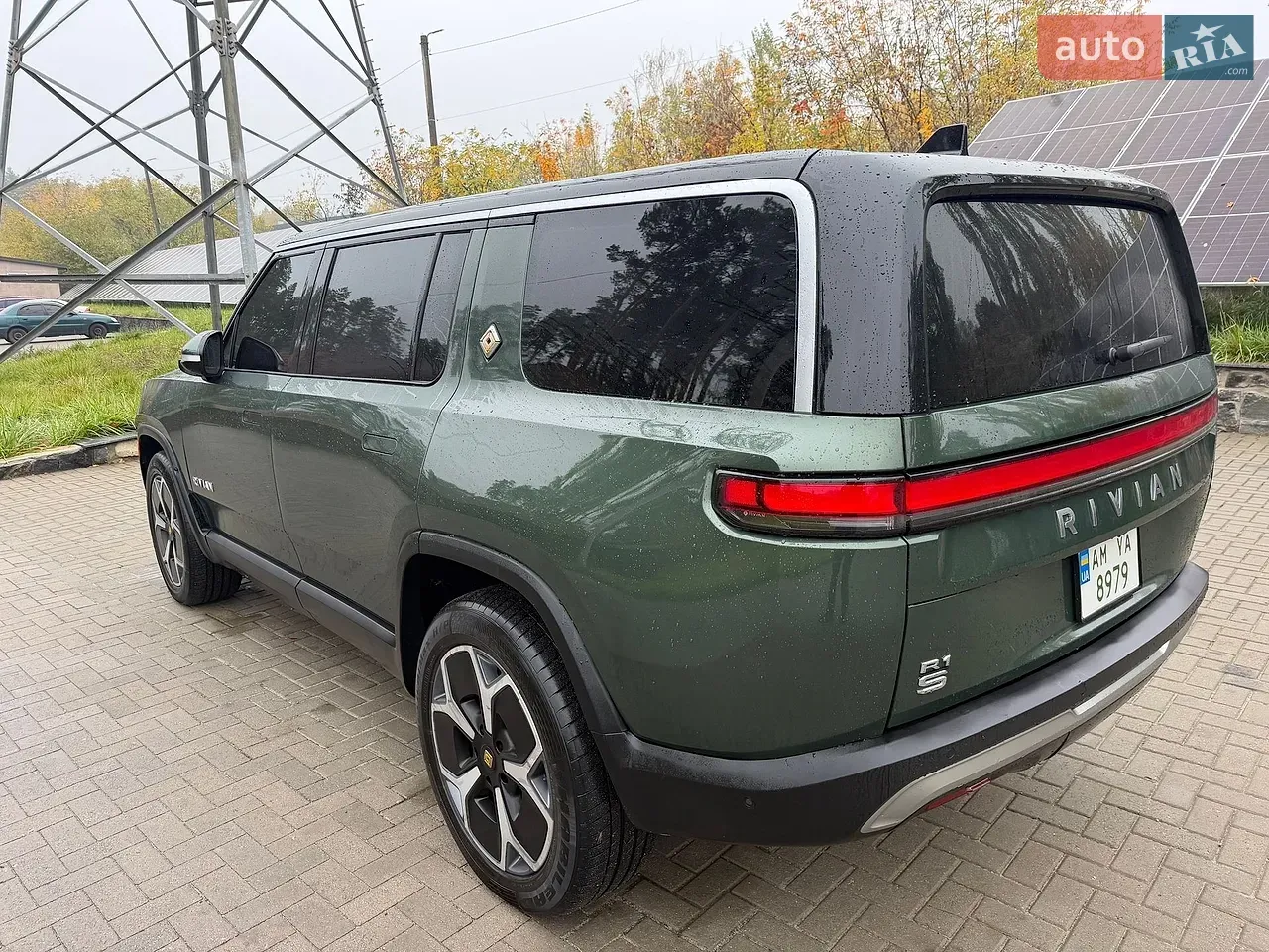 Rivian R1S 2024 photo 4