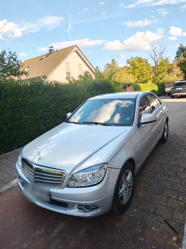 Mercedes-Benz 200