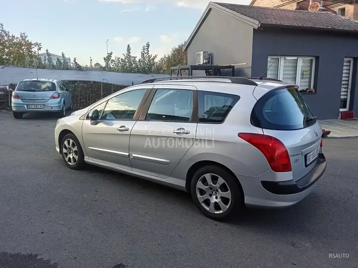 Peugeot 308 2011 photo 5