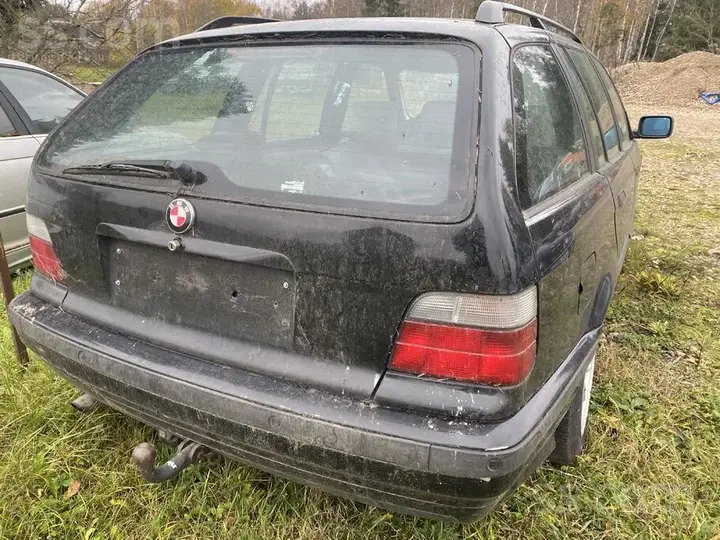 BMW 318 1998 photo 3