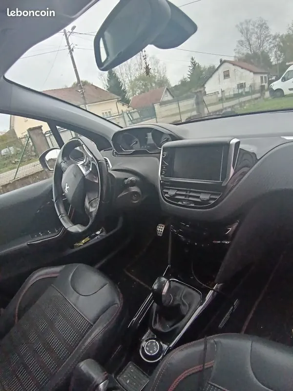 Peugeot 2008 2017 photo 3