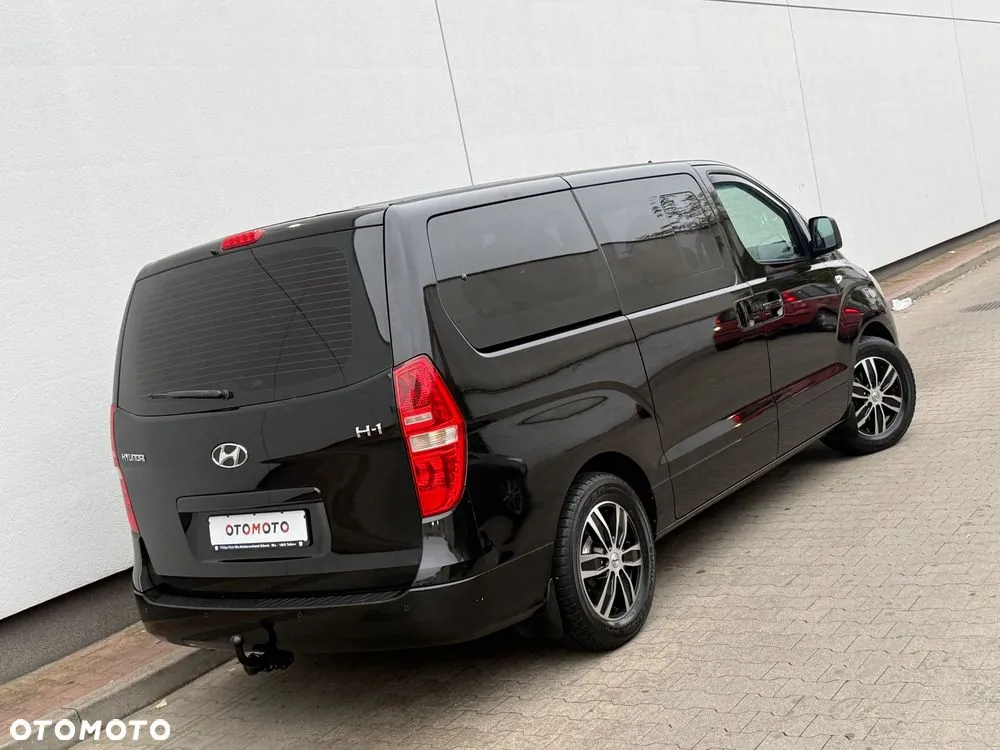 Hyundai H1 2012 photo 2