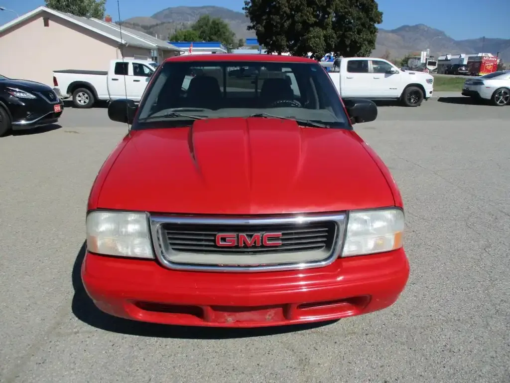 GMC Sonoma 2003 photo 2