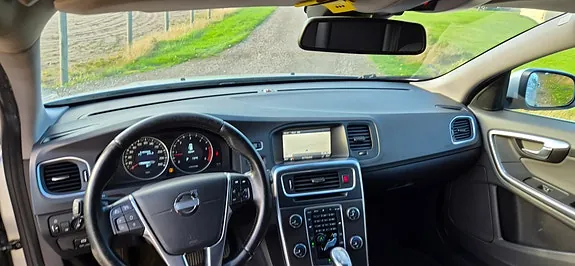 Volvo V60 2013 photo 2