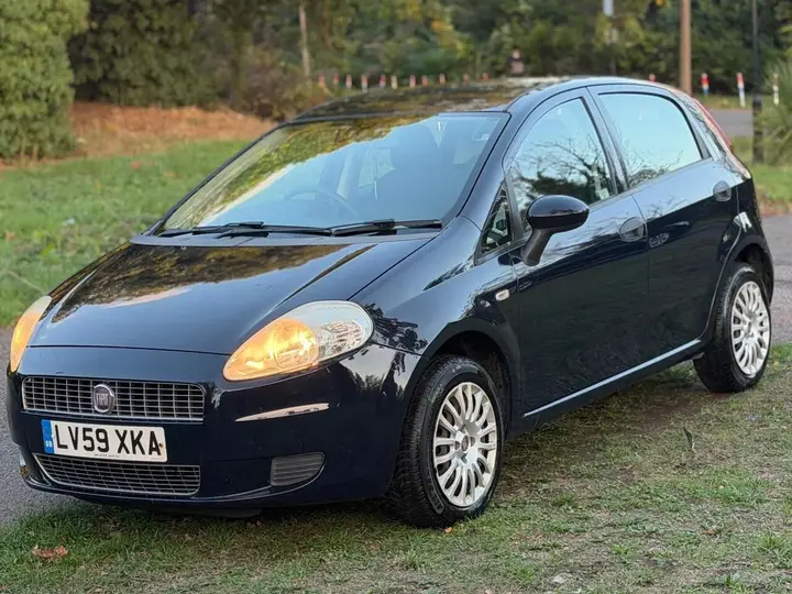 Fiat Grande Punto 2009 photo 3