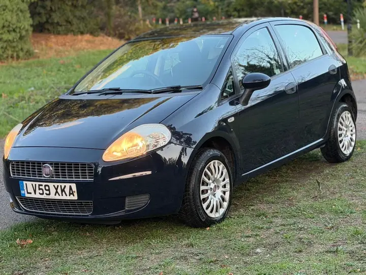 Fiat Grande Punto 2009 photo 4