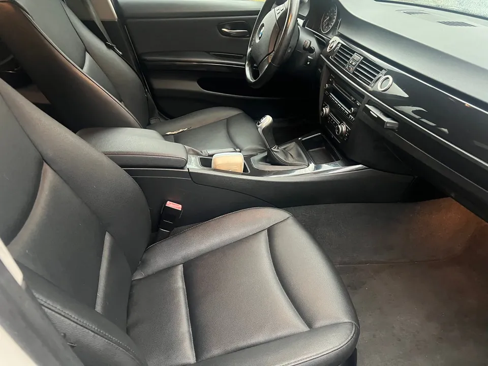 BMW 328I 2011 photo 4