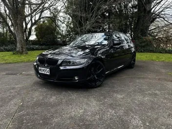 BMW 320I 2010 photo 3