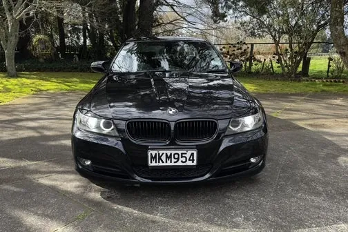 BMW 320I
