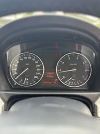 BMW 320I 2010 photo 4
