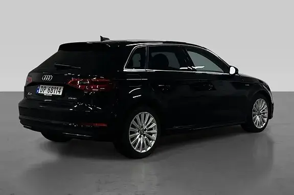 Audi A3 2015 photo 3
