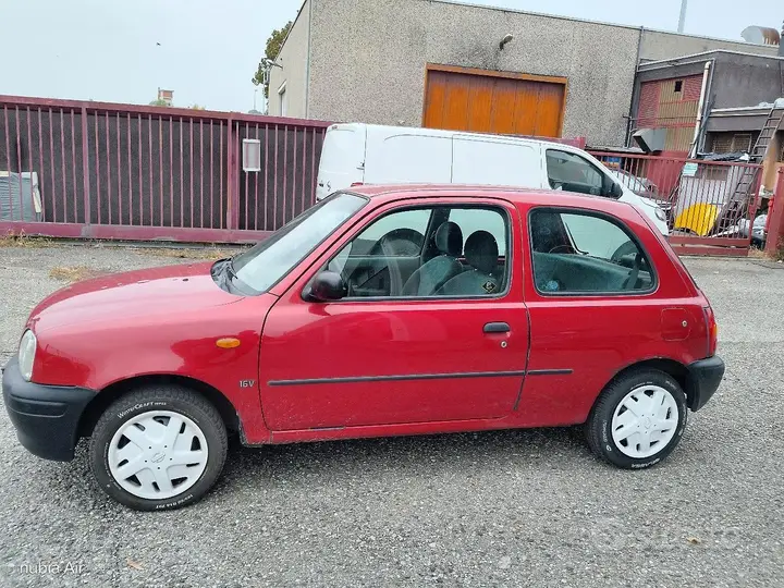 Nissan Micra 2000 photo 4