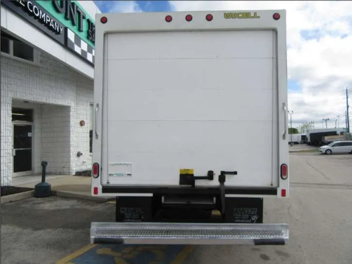 Ford E-450 Super Duty 2025 photo 4