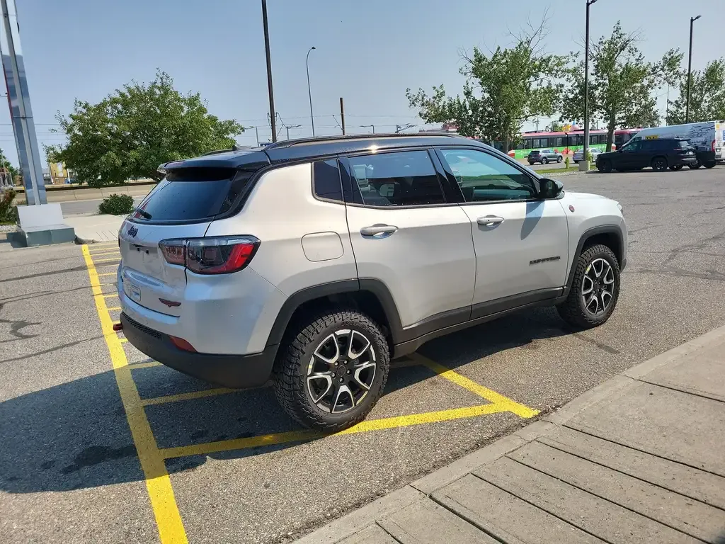 Jeep Compass 2026 photo 4