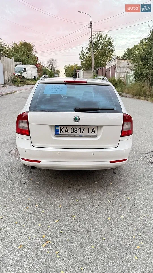 Skoda Octavia 2011 photo 2