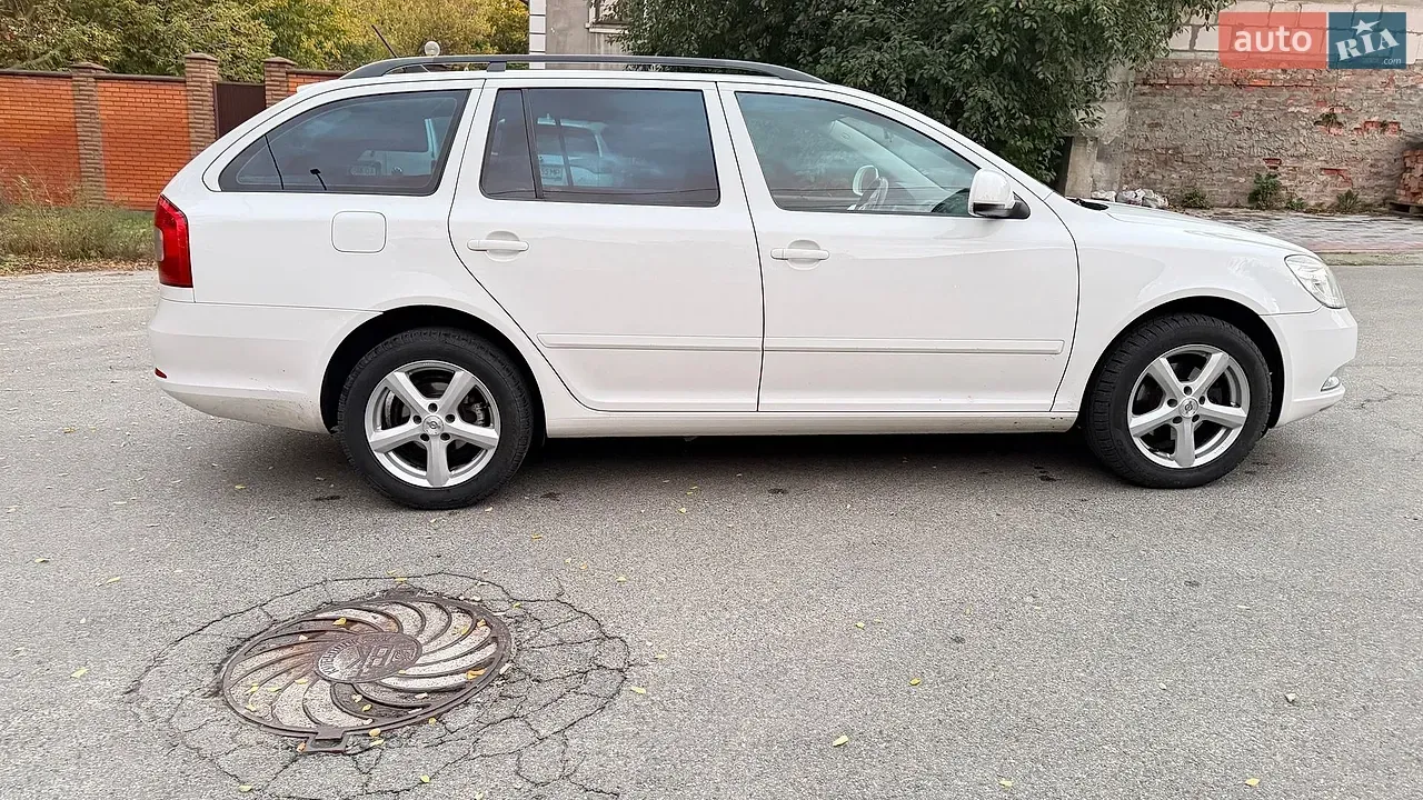 Skoda Octavia 2011 photo 4