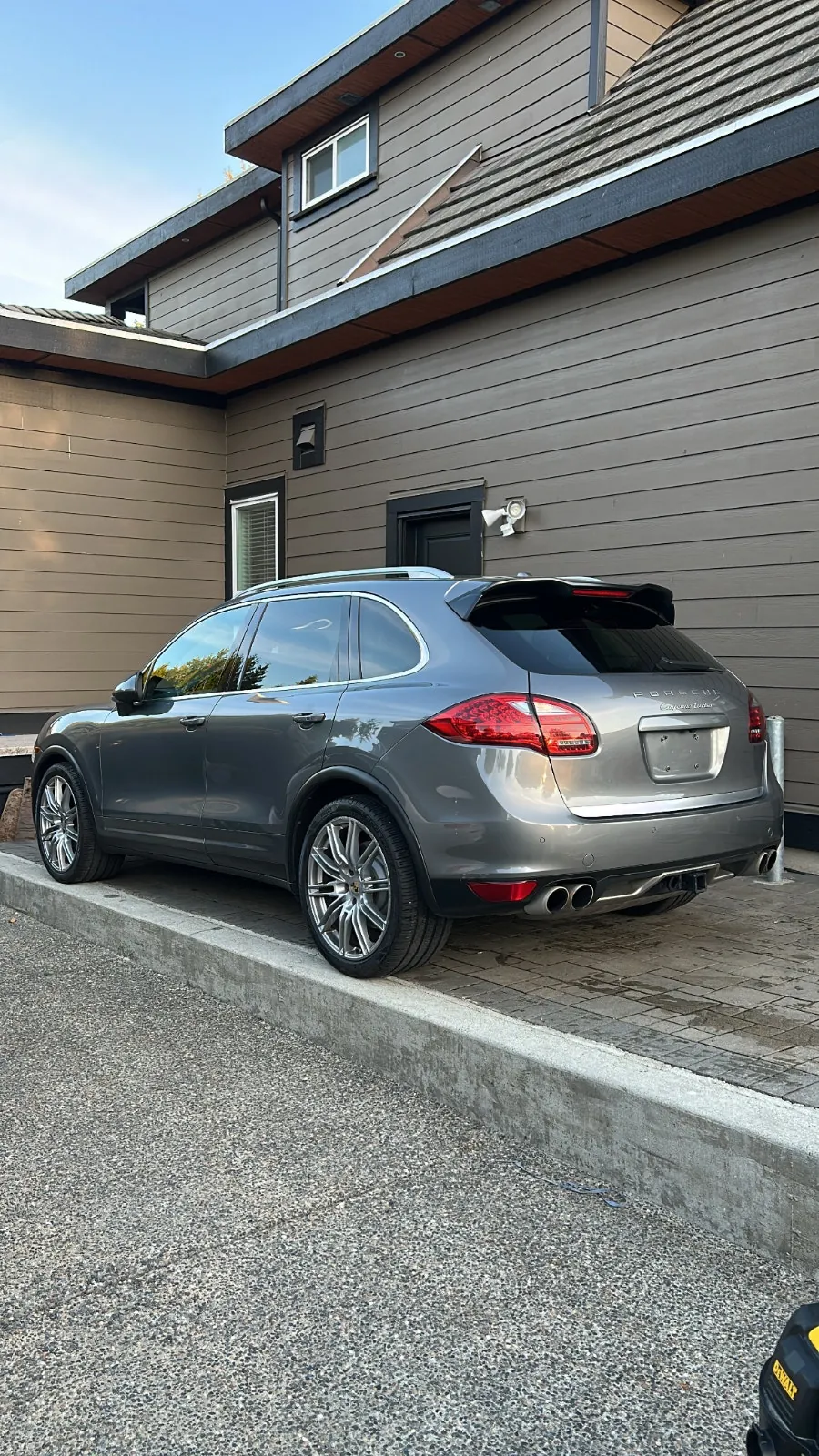 Porsche Cayenne 2011 photo 4