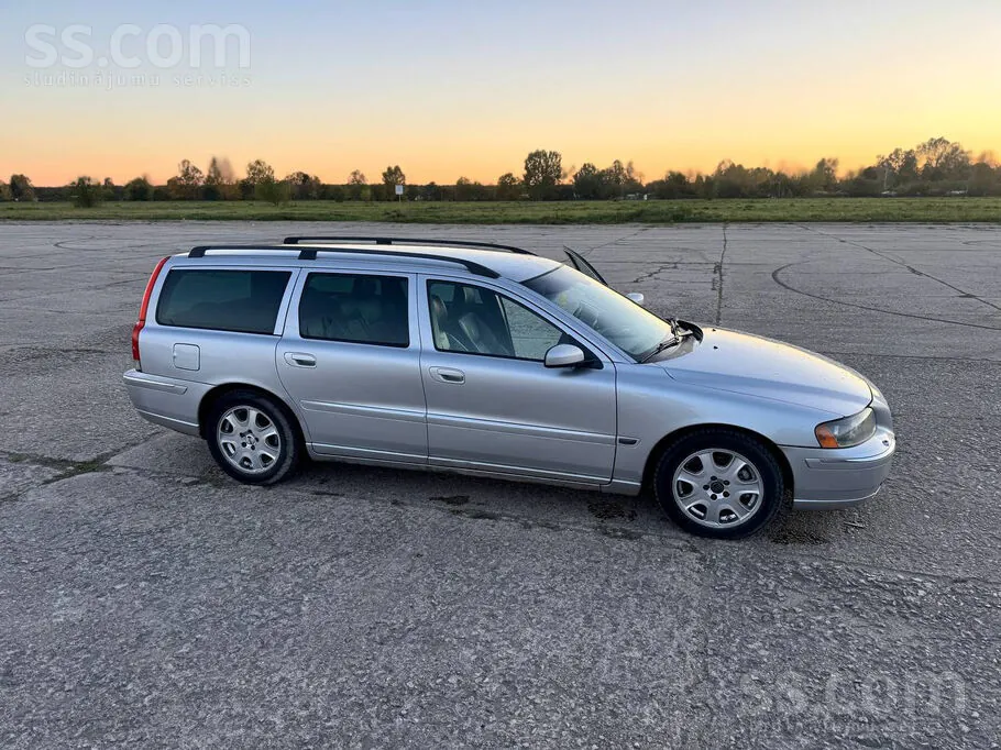 Volvo V70 2004 photo 3