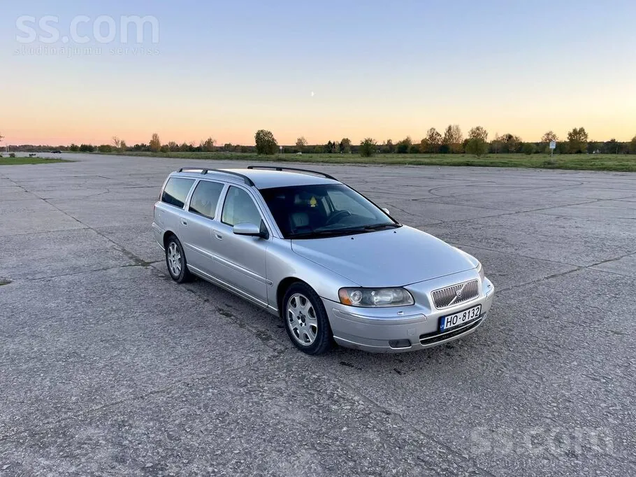 Volvo V70 2004 photo 2