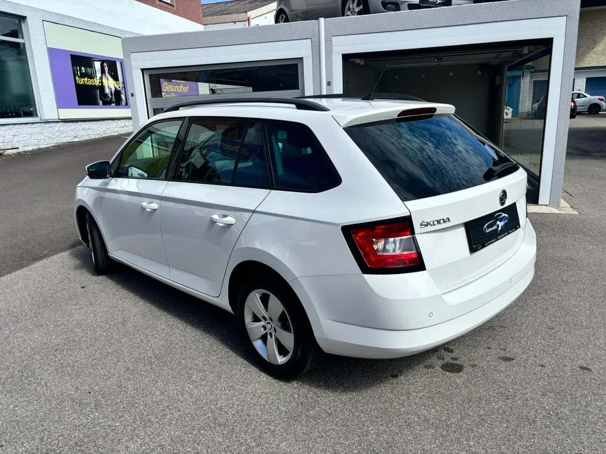 Skoda Fabia 2017 photo 2