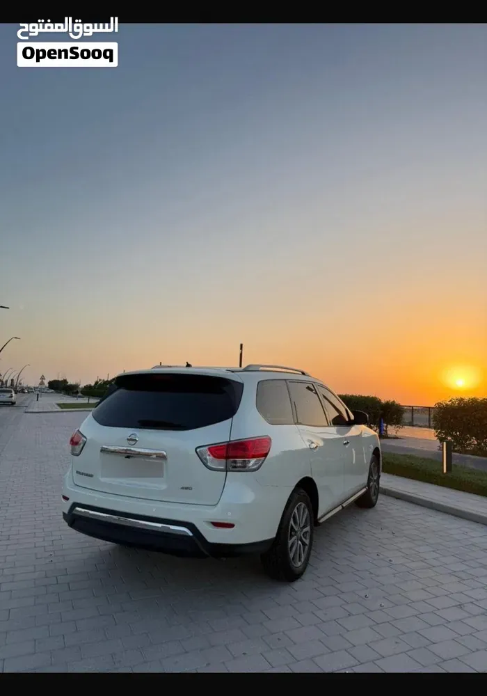 Nissan Pathfinder 2015 photo 2