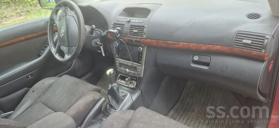 Toyota Avensis 2004 photo 3