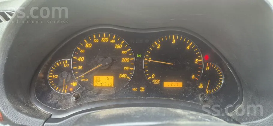 Toyota Avensis 2004 photo 4