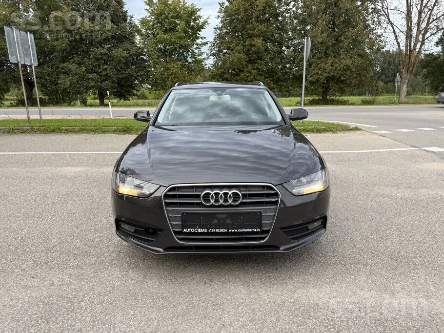 Audi A4 2012 photo 2