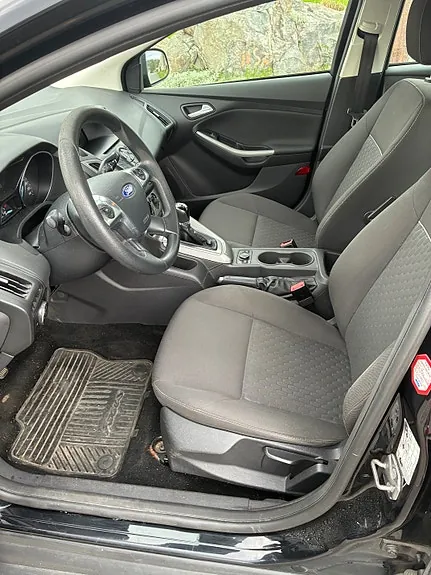 Ford Focus 2012 photo 2