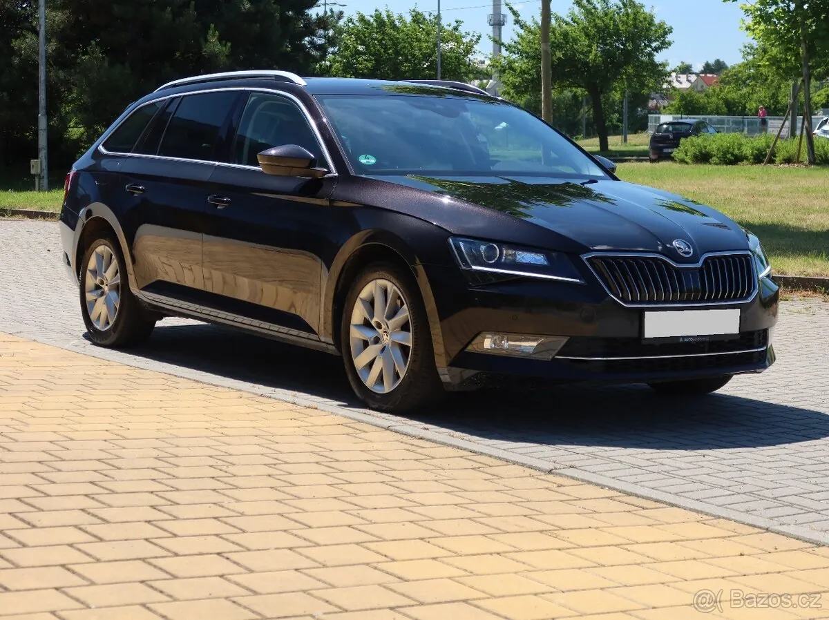 Skoda Superb 2019 photo 4