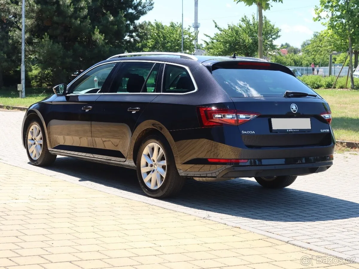 Skoda Superb 2019 photo 5