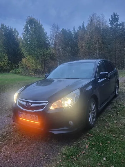 Subaru Legacy 2012 photo 2
