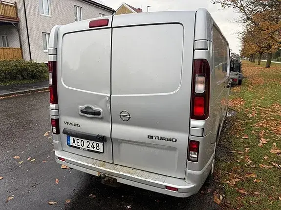 Opel Vivaro 2016 photo 3