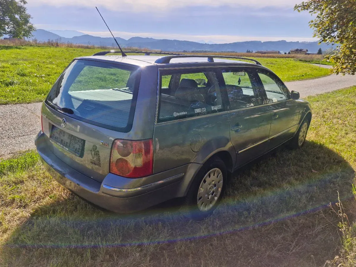 Volkswagen Passat 2001 photo 2