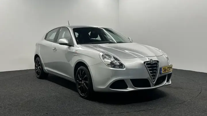 Alfa Romeo Giulietta 2013 photo 3