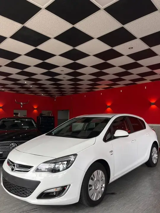 Opel Astra J