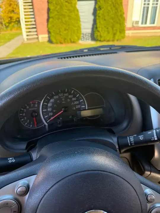Nissan Micra 2017 photo 2