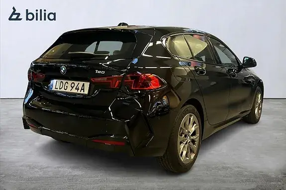BMW 120 2026 photo 4