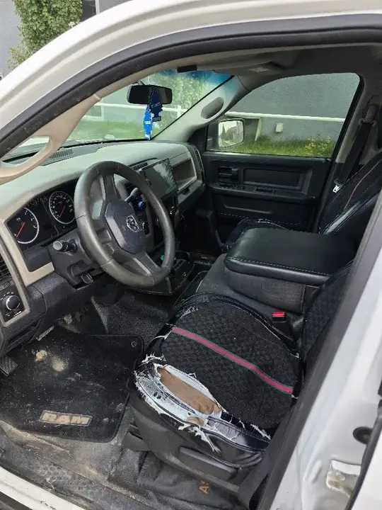 Dodge Ram 1500 2012 photo 2