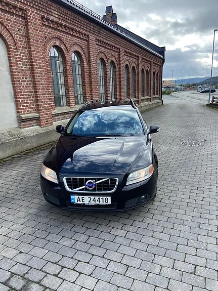 Volvo V70 2010 photo 4