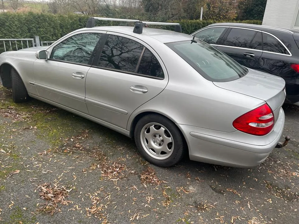 Mercedes-Benz 200D