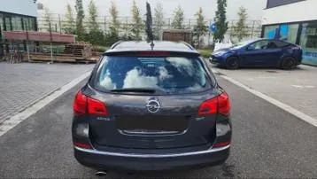 Opel Astra 2014 photo 2
