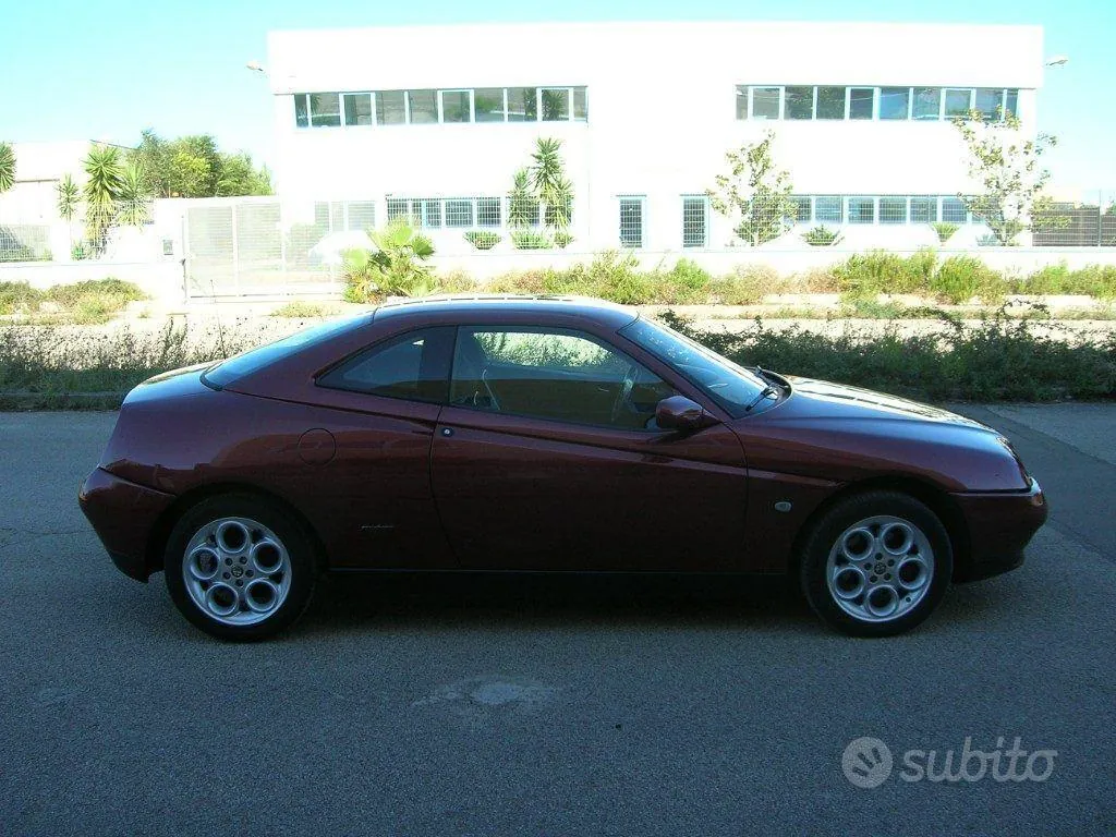 Alfa Romeo Gtv 1995 photo 4
