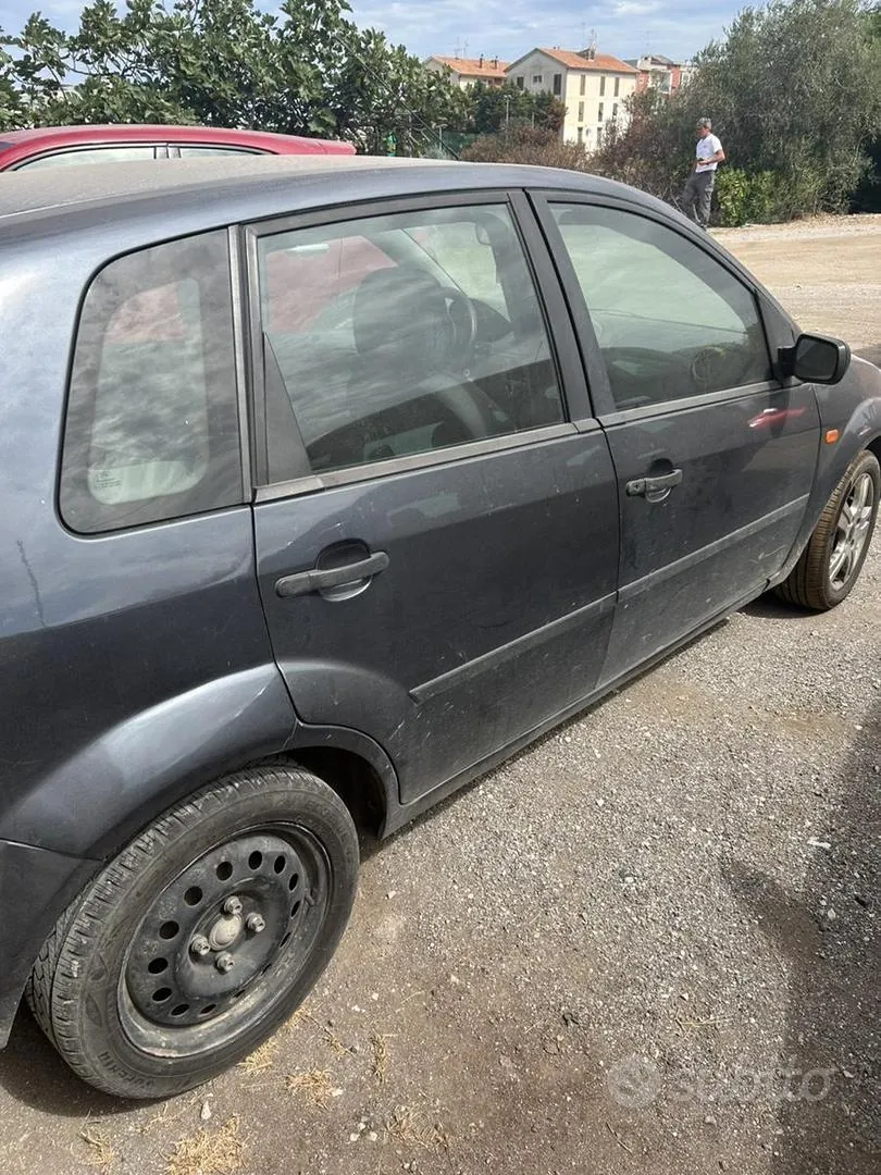 Ford Fiesta 2003 photo 5