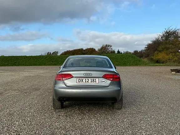 Audi A4 2009 photo 4