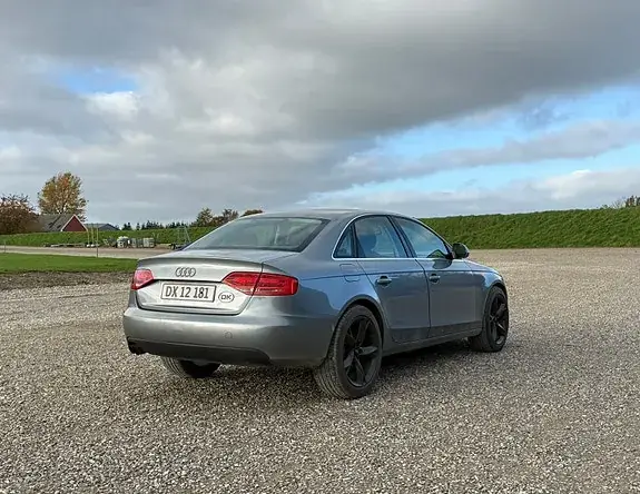 Audi A4 2009 photo 3